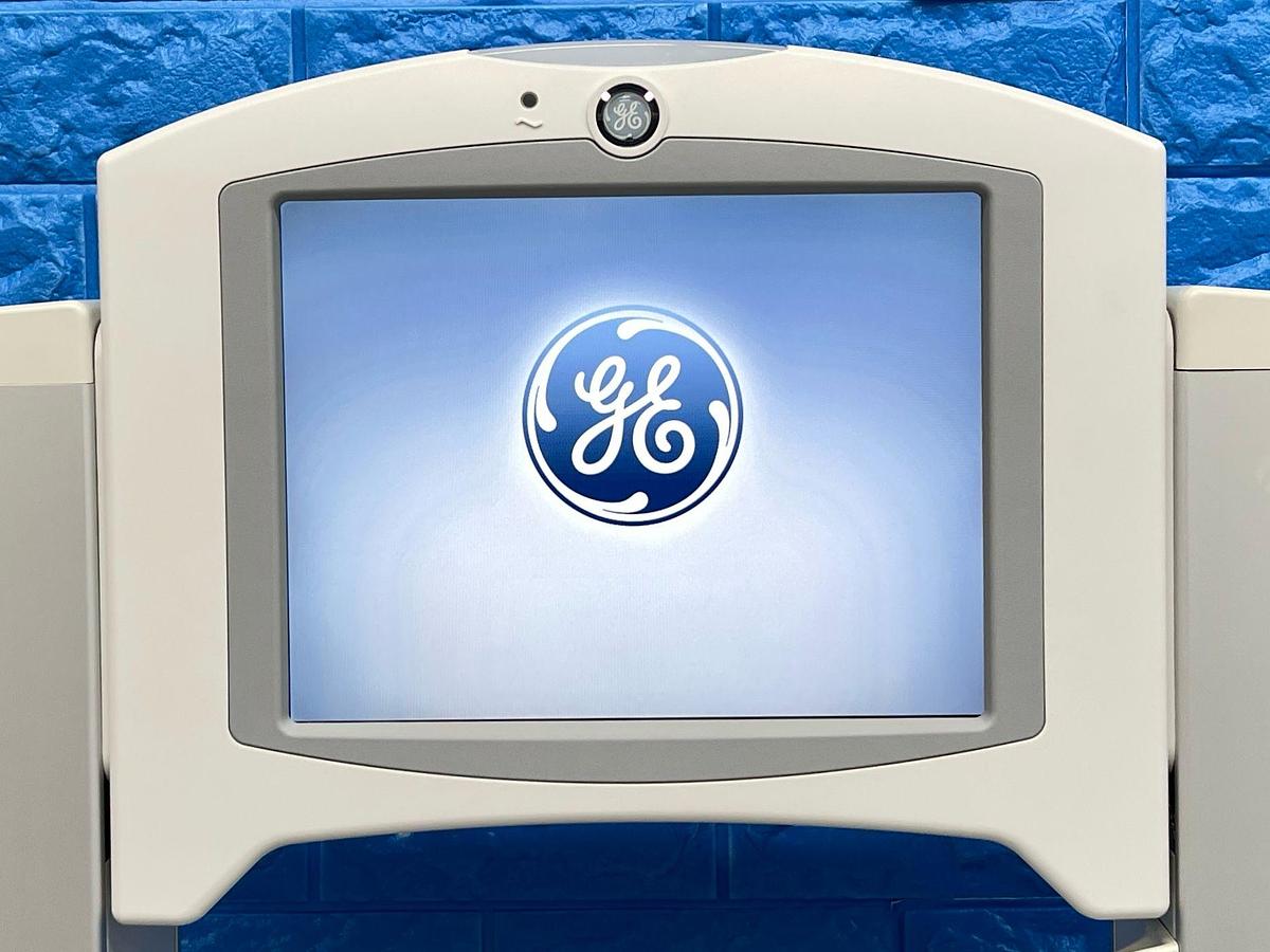 Used GE Giraffe YOM: 2018 Infant Incubator