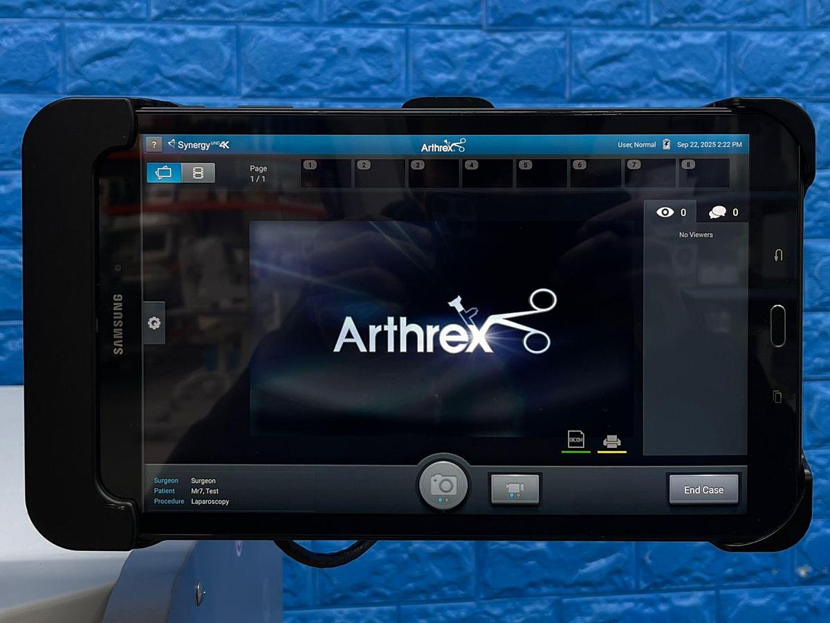 Used ARTHREX Synergy UHD4 4K Tower LED 4K Monitor 32 inch YOM: 2018