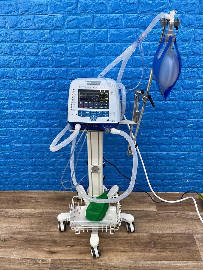 Used FLIGHT MEDICAL Flight 60 Ventilator