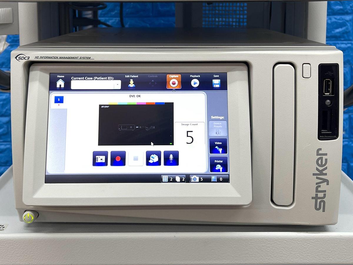 Used Stryker 1688 4K Tower  Lcd Monitor 4k 32” YOM: 2020