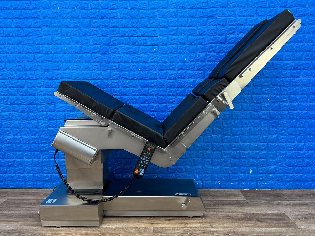 Used Schaerer Axis Table REF: Axis 500 YOM: 2008