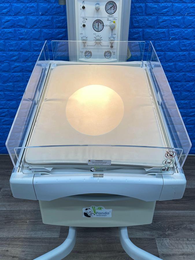 Used GE Panda Incubator YOM: 2010