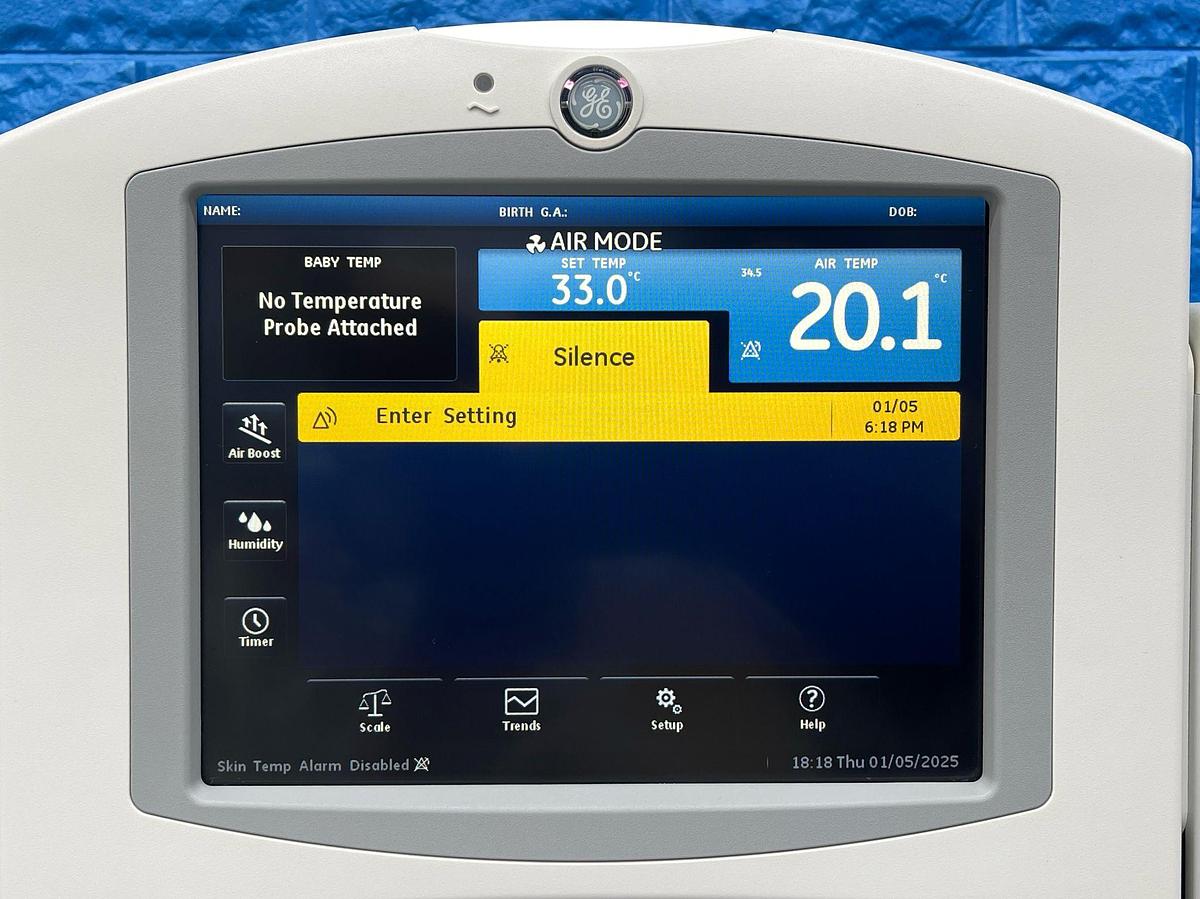 Used GE Giraffe Infant Incubator, YOM:2018, YOM:2018