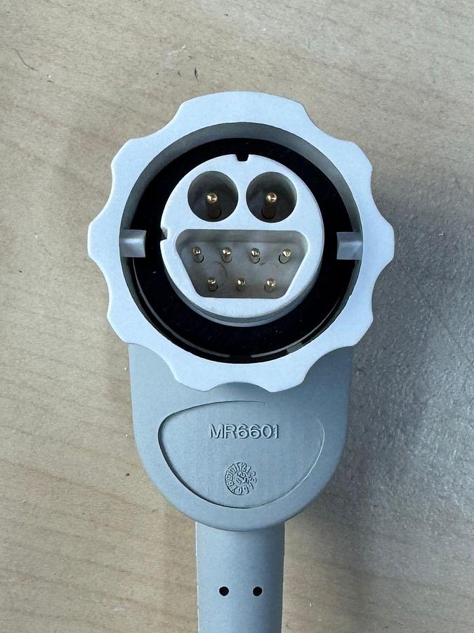 Mindray Defib Paddles REF: 0651-30-77001 YOM: 2020 -5 pieces Brand New