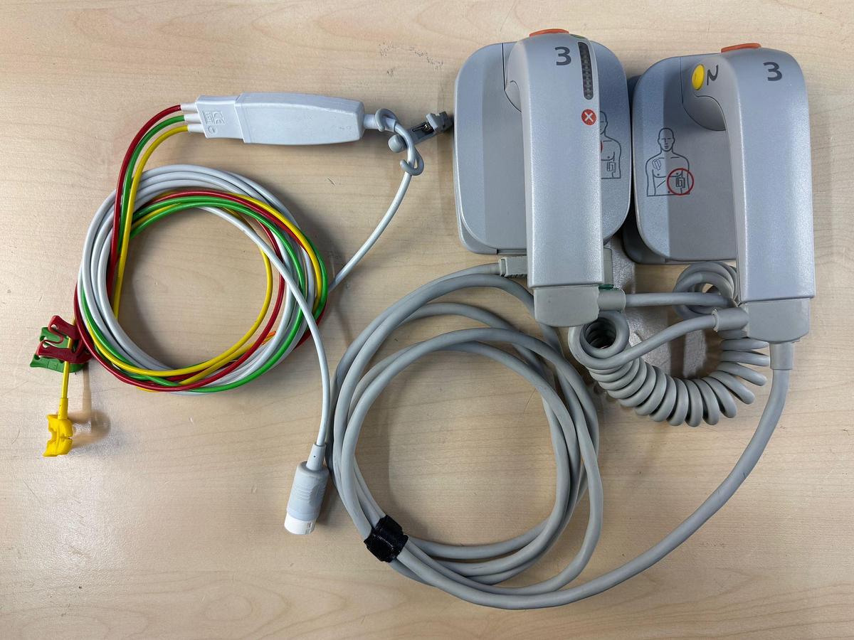 Used Philips HeartStart Intrepid Defibrillator With Efficia External Paddles YOM: 2019 