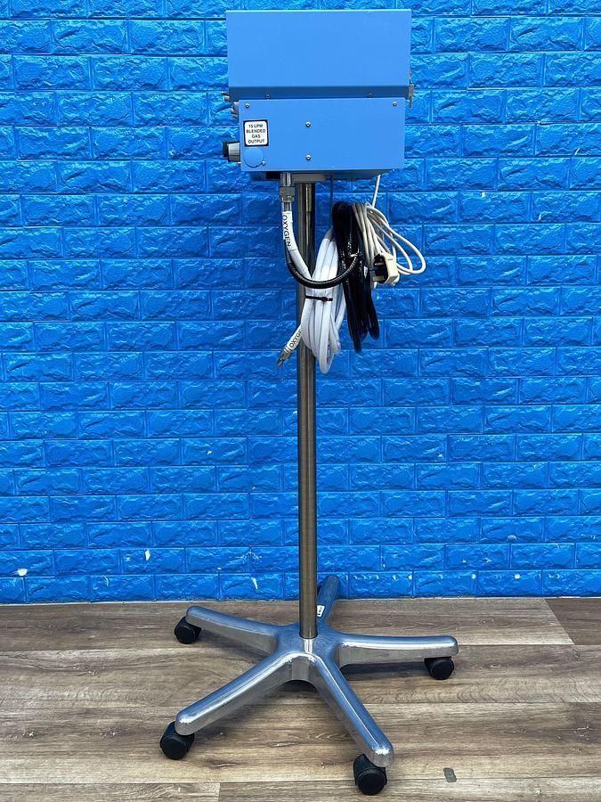 Used SLE 2000 Infant Ventilator, YOM: 2004 