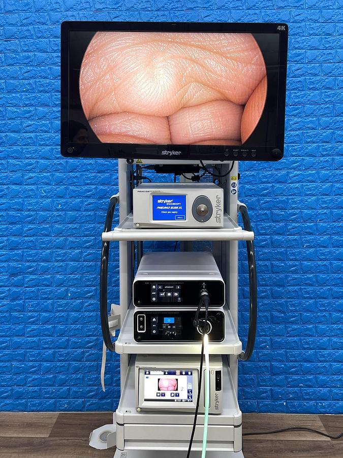 Used Stryker 1688 4K Tower  Lcd Monitor 4k 32” YOM: 2020