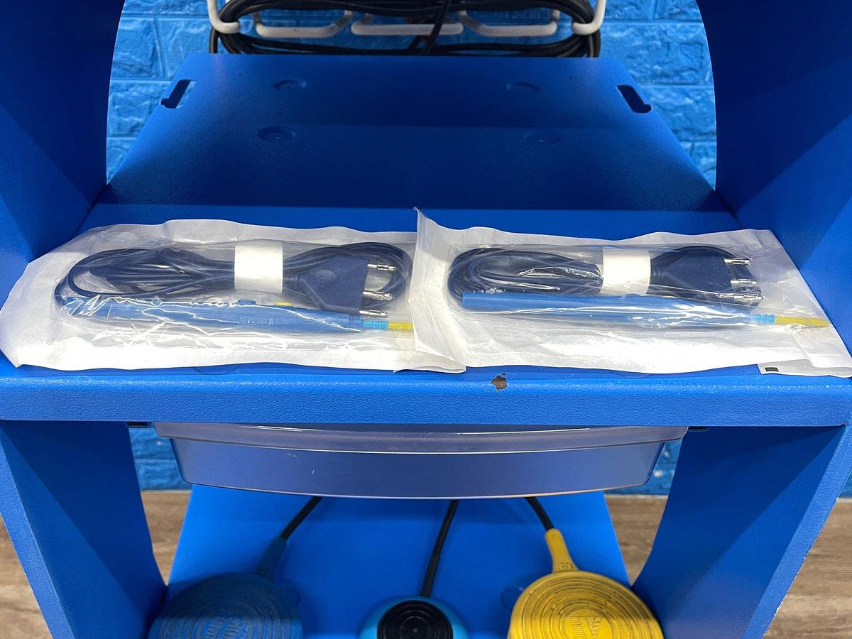 Used COVIDIEN ForceTriad YOM: 2013 with Mono Polar Footswitch and Bipolar Footswitch