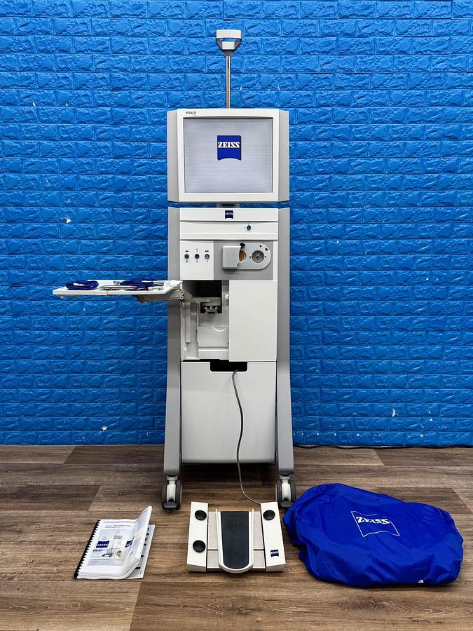 Used CARL ZEISS Visalia S500 REF: 640420 with 3 Hand Pieces YOM: 2013