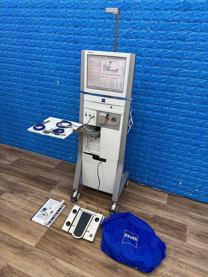 Used CARL ZEISS Visalia S500 REF: 640420 with 3 Hand Pieces YOM: 2013