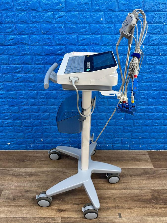 Used Mindray Electrocardiograph ECG Model: BeneHeart R12 YOM: 2022
