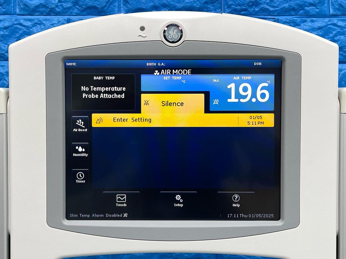 Used GE Giraffe Infant Incubator, YOM:2018, YOM:2018