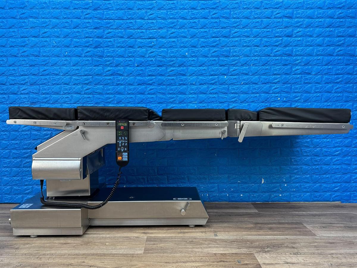 Used Schaerer Axis Table REF: Axis 500 YOM: 2008