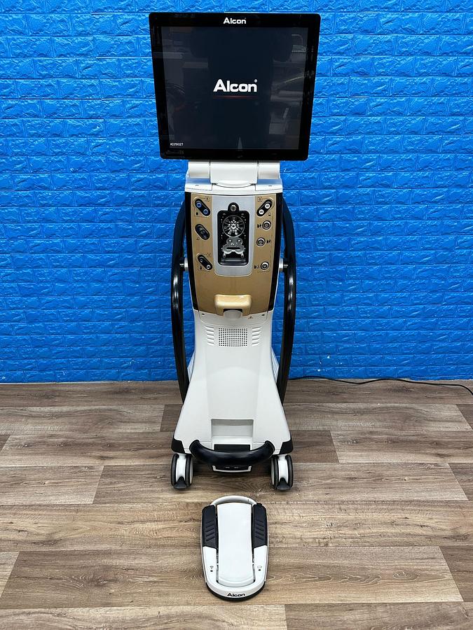 Used ALCON Centurion Phaco Machine, YOM: 2016 Phacoemulsifier