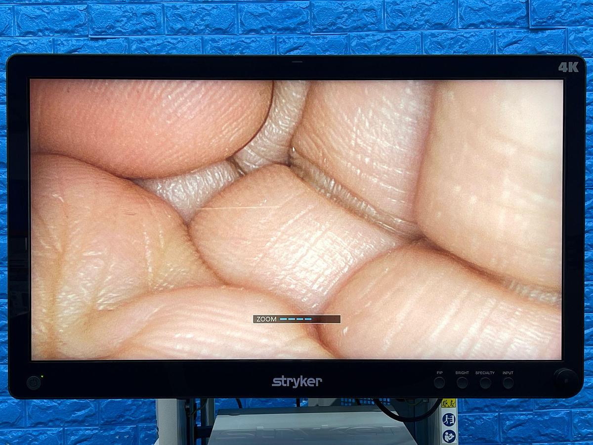 Used Stryker 1688 4K Tower  Lcd Monitor 4k 32” YOM: 2020