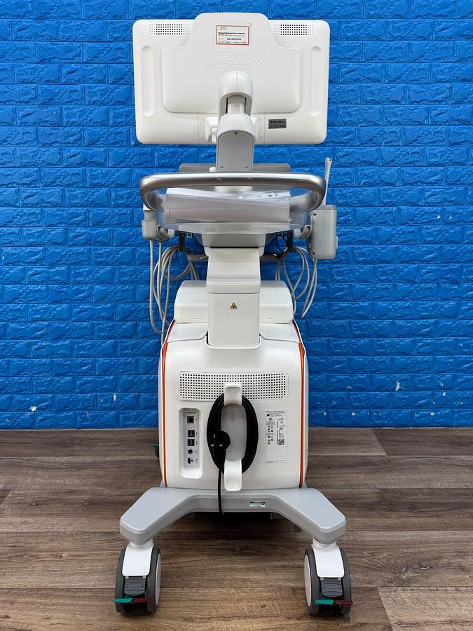 Used Siemens Acuson Redwood Diagnostic Ultrasound REF: 11503314 YOM: 2022 Probes 9C3 YOM: 2025 7VC2 YOM: 2021 9EC4 YOM: 2022