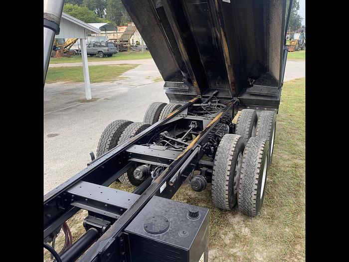 Used 2013 CATERPILLAR CT660