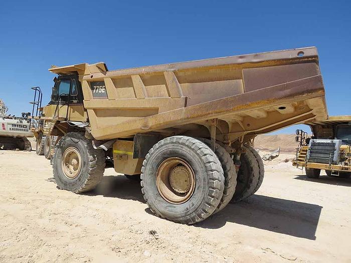 Used 2005 CATERPILLAR 775E