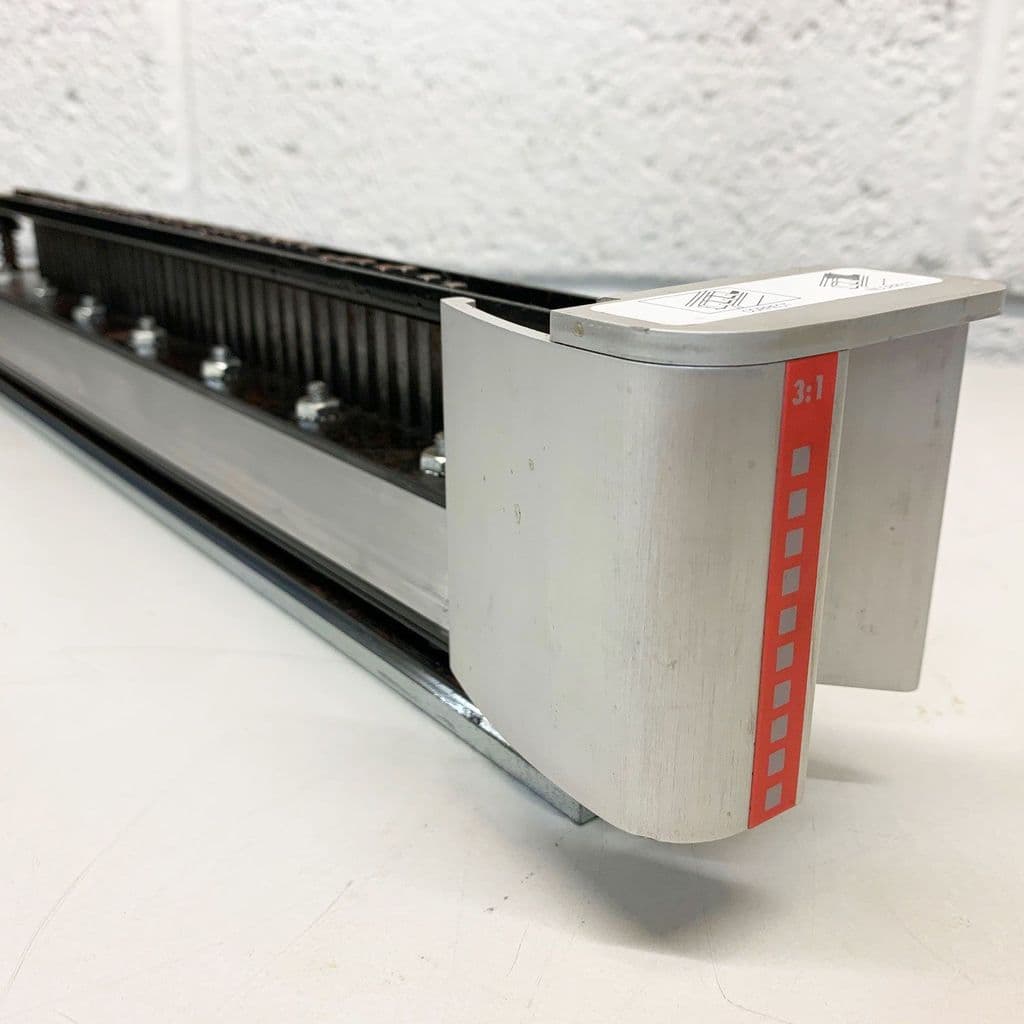 Used Pre-used GBC Magnapunch 1.0 3:1 Wire Square Punch Tool 7707101