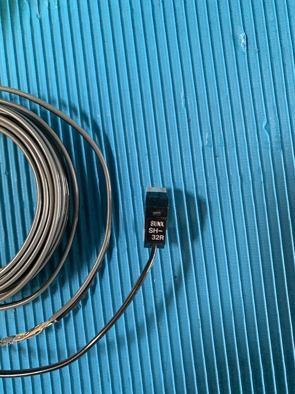 Used Sunx Amplifier-Separated Sensing Head SH-32R