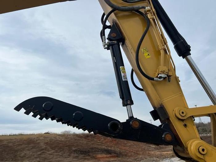 Used 2017 CAT 320FL