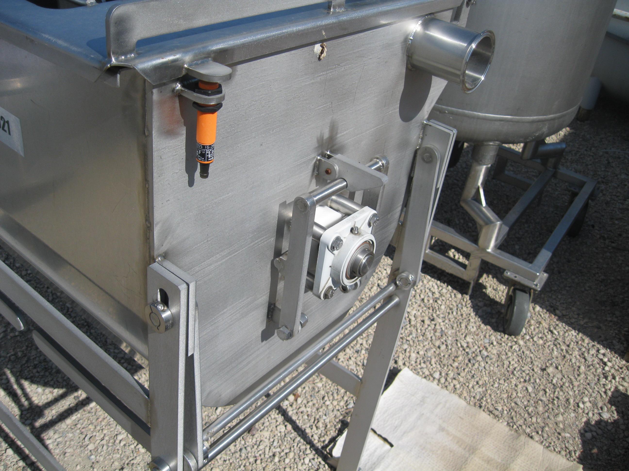 Usado PADDLE MIXER WITH DRIVE AND LIFT LID