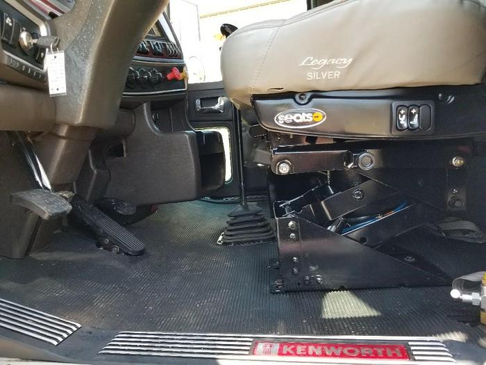 Used 2009 Kenworth W900L