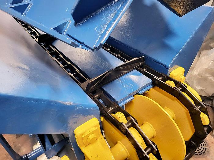 Refurbished Valonkone Debarking machine Valonkone VK26T-2 rotors with in and out feeding conveyor