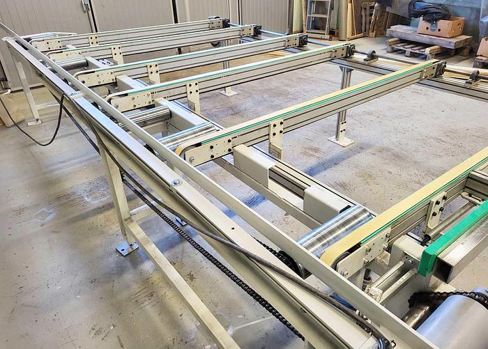 Used PINOMATIC Feeder with full mechanization for planing line.