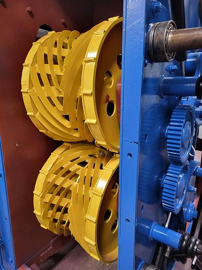 Refurbished Valonkone Debarking machine Valonkone VK26T-2 rotors with in and out feeding conveyor