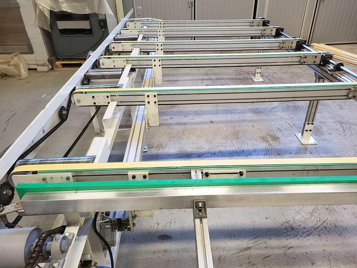 Used PINOMATIC Feeder with full mechanization for planing line.