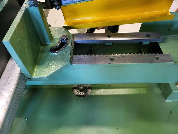 Used Automatic band saw Bauer S260