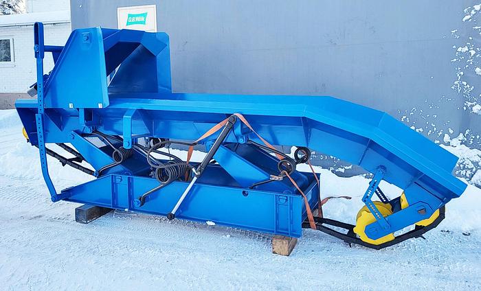 Refurbished Valonkone Debarking machine Valonkone VK26T-2 rotors with in and out feeding conveyor