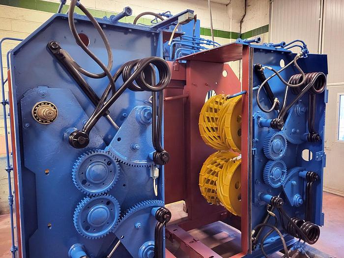 Refurbished Valonkone Debarking machine Valonkone VK26T-2 rotors with in and out feeding conveyor