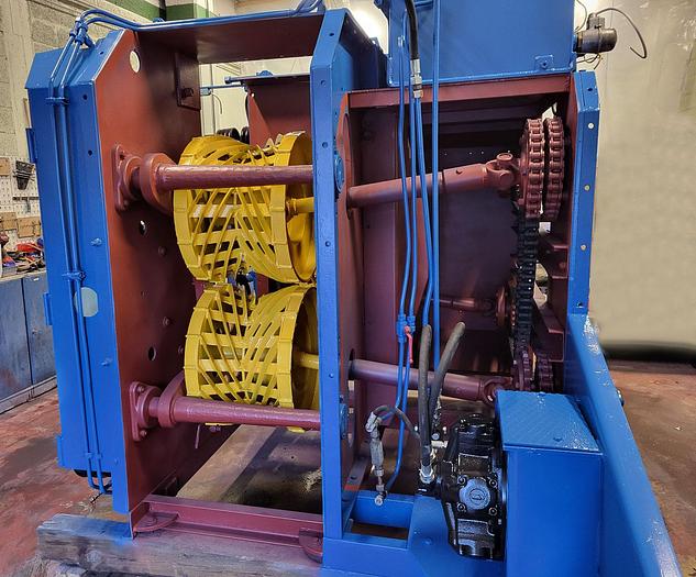 Refurbished Valonkone Debarking machine Valonkone VK26T-2 rotors with in and out feeding conveyor