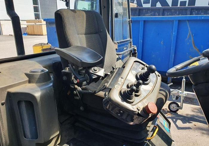 Used NISSAN FD02A250 diesel forklift truck