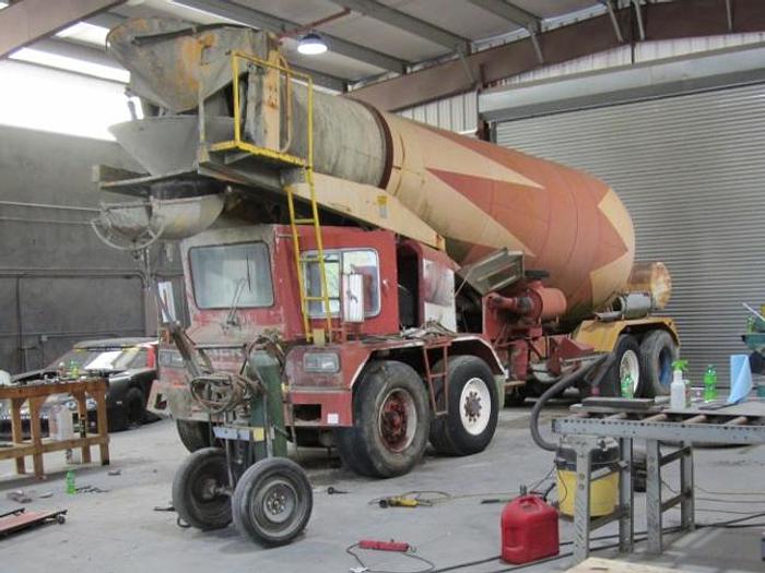 Used 1990 Mack Front Discharge Concrete Mixer Truck