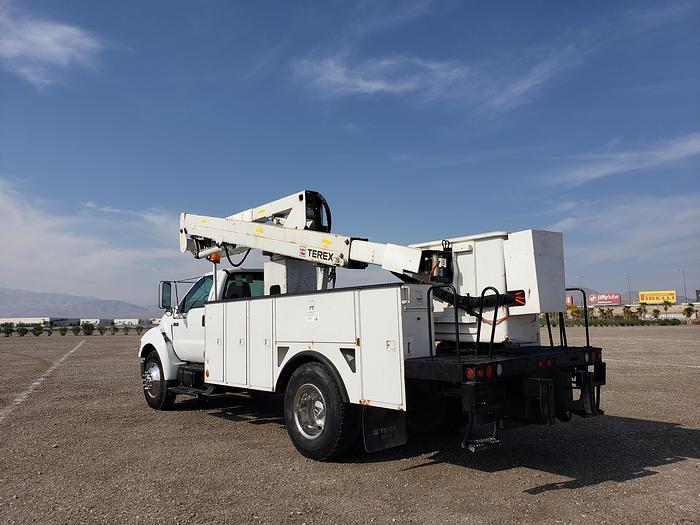 Used Ready to work NICE! 2006 Ford F750 4x4 with Terex TL50 HI- Ranger Bucket Truck