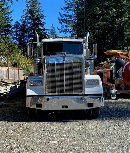 Used 1996 Kenworth Flatwater Fleet Water Truck