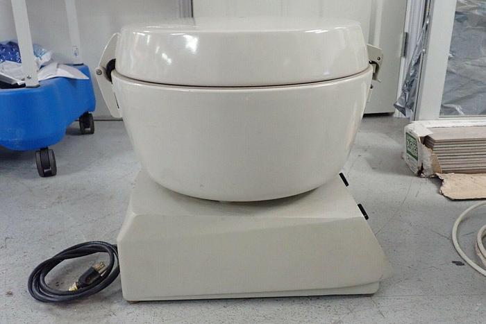 Used Dupont Sorvall Type GLC-4 Laboratory Centrifuge with Rotor & 3 Carrier Swings