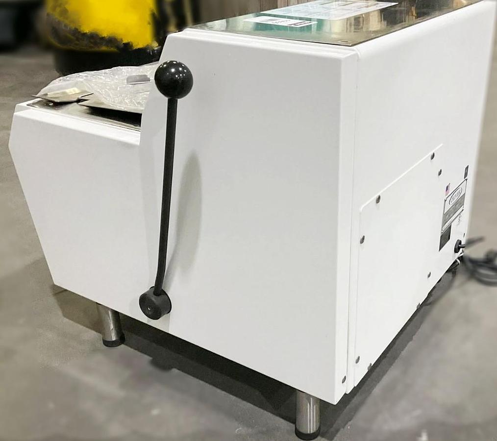 Used OLIVER FRONT LOADER BREAD SLICER MODEL 732-N