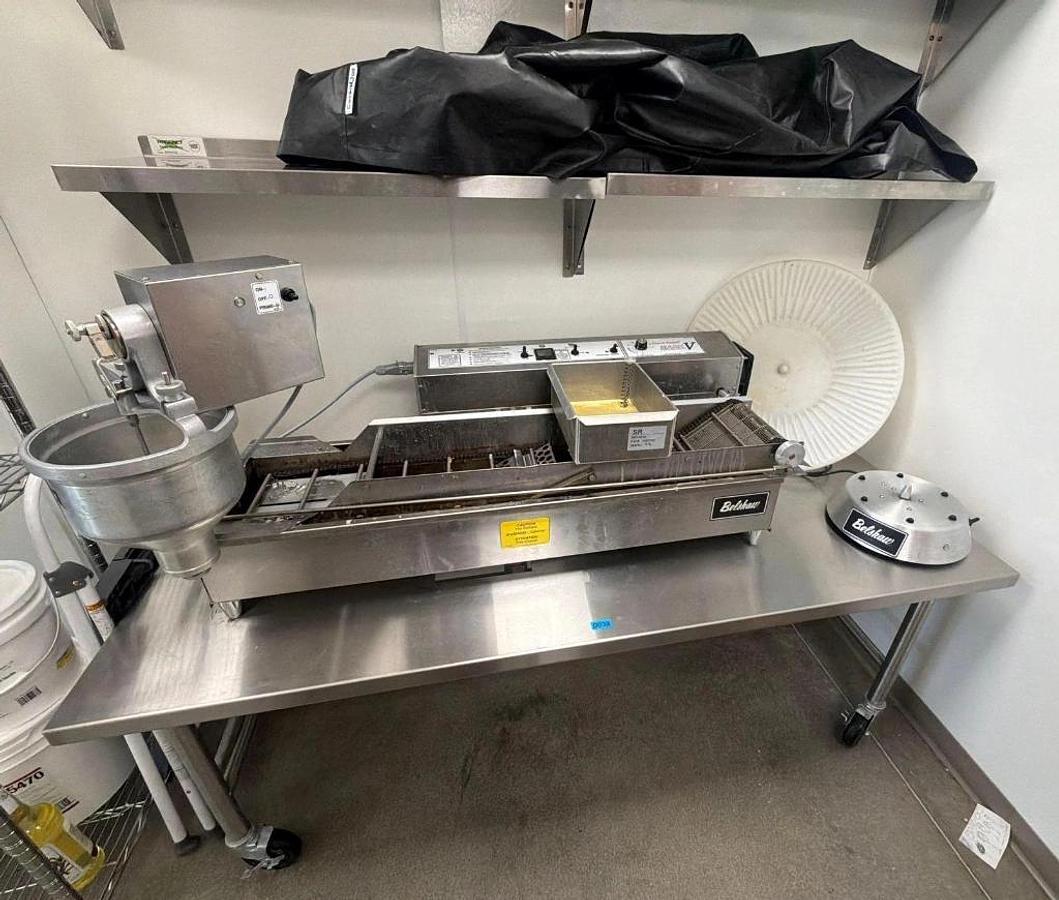 Used Belshaw Donut Robot Mark V Automatic Donut Fryer System Donut - EXCELLENT CONDITION