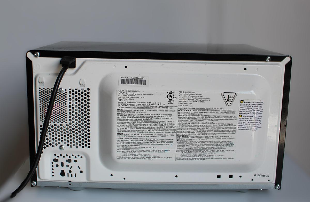 Used RCA 0.7 cu.ft. Microwave - Black - RMW733B