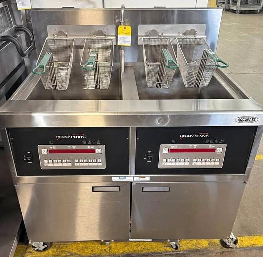 Used Henny Penny OFG-342 2 well open fryer natural gas