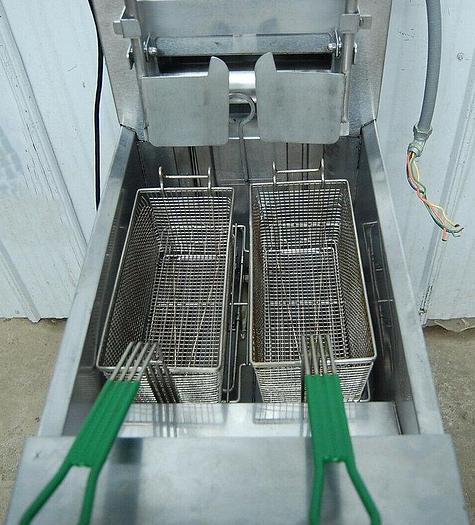Used Frymaster FPRE117SC Stainless Steel Electric Fryer w/ Filteration System