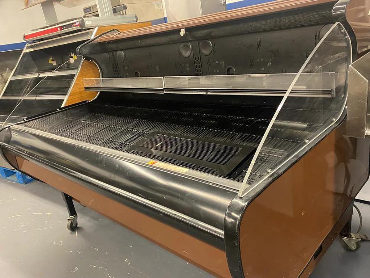 Used Hill Phoenix O2UMA6 Grab & Go Cooler