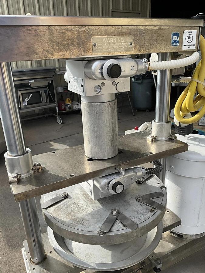 Used Comtec 2200 semi automatic pie press with 11" die set Pie Crust Dough Pumkin