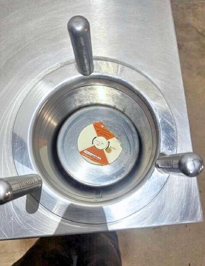 Used AMF Model: CSC-2020-SS-36 Lowerator Self-Leveleing System with Plate holder & Dish Tray