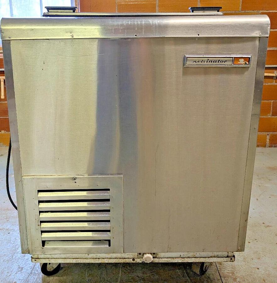 Used Kelvinator Ice Cream Deep Freezer Cabinet, 2 Door, 4 Hole, Double Row
