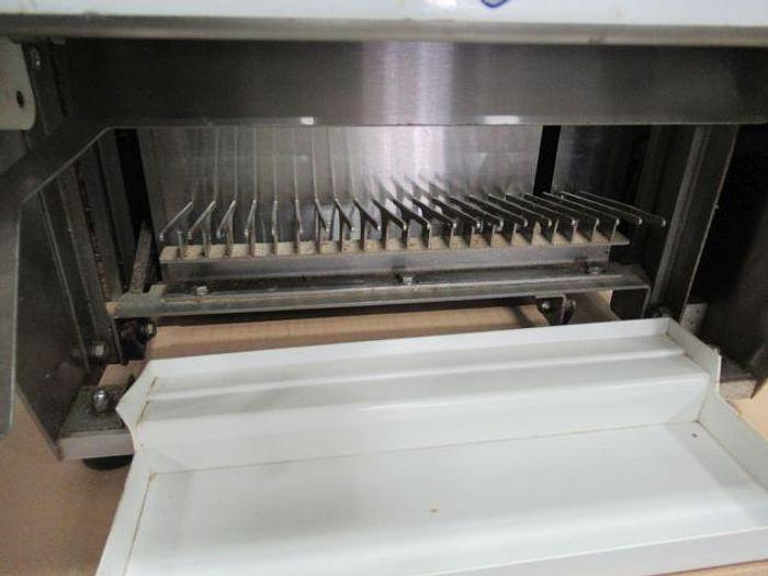 Used OLIVER BREAD SLICER MODEL 709 MINI-SUPREME PERFECT! COUNTER TOP STAINLESS - FREE